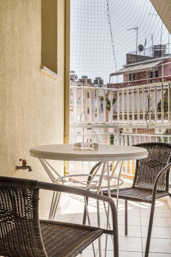 Classy 2 Bedroom Apartment Near Acropolis & Metro Atina Dış mekan fotoğraf