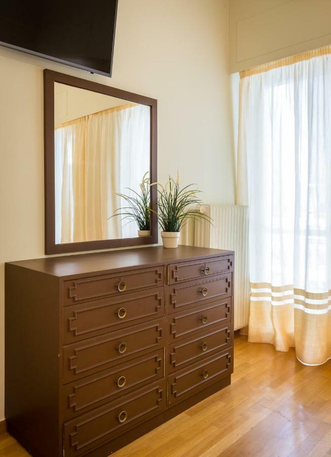 Classy 2 Bedroom Apartment Near Acropolis & Metro Atina Dış mekan fotoğraf