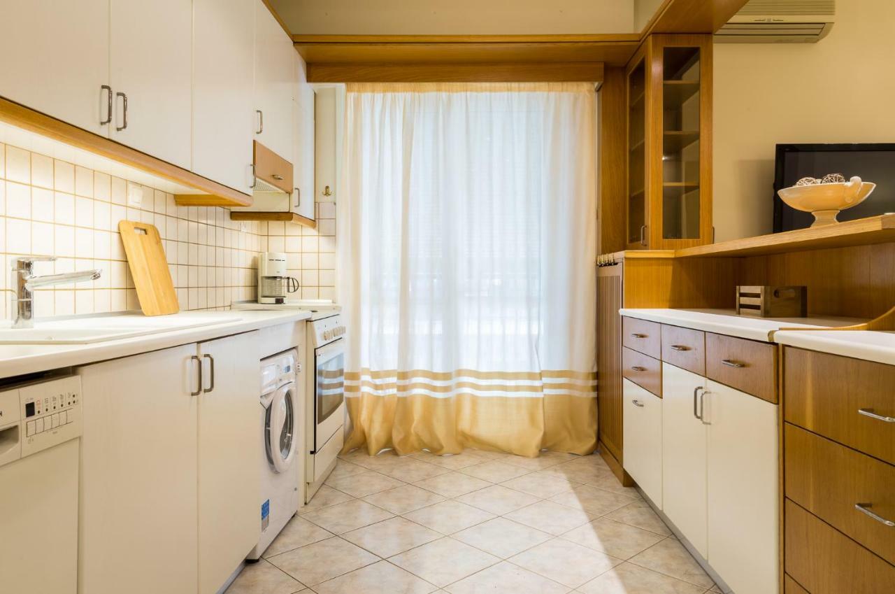 Classy 2 Bedroom Apartment Near Acropolis & Metro Atina Dış mekan fotoğraf