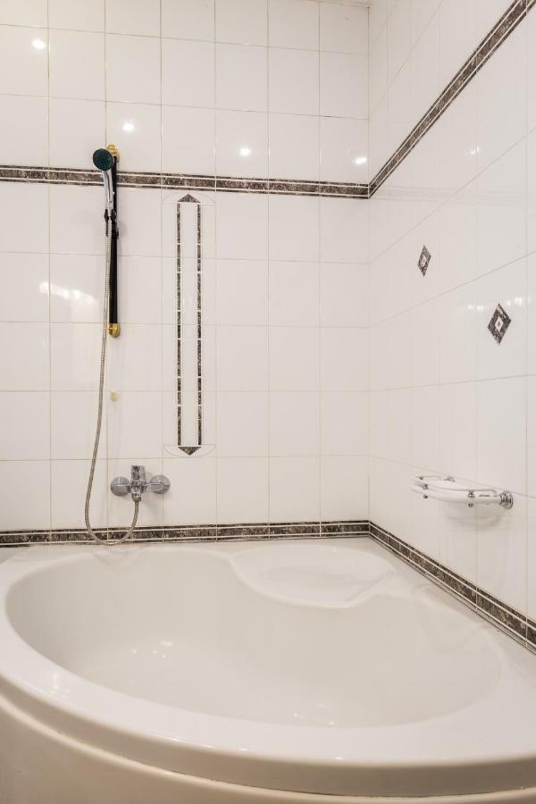 Classy 2 Bedroom Apartment Near Acropolis & Metro Atina Dış mekan fotoğraf
